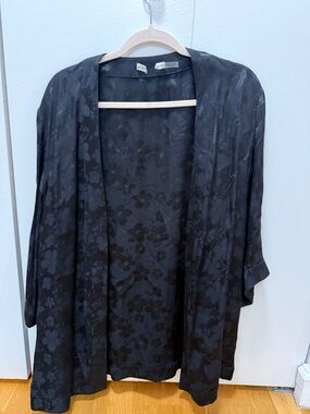 Alice + Olivia Black Floral Jacquard Satin Robe